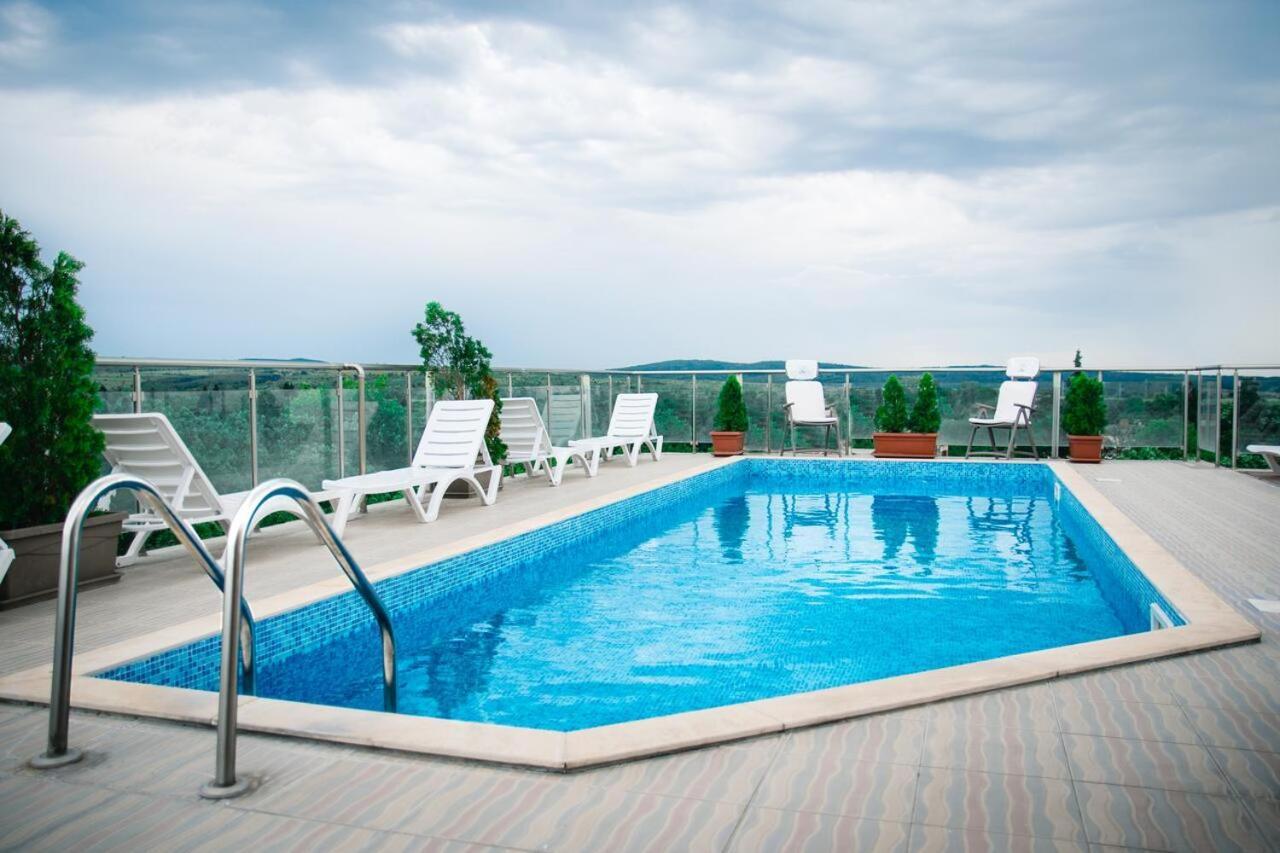 Fantasy Apartaments And Studios Avenue Комплекс Фантазия Хисаря Hisarja Exterior foto