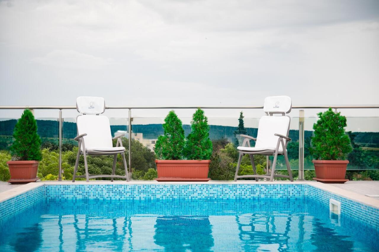 Fantasy Apartaments And Studios Avenue Комплекс Фантазия Хисаря Hisarja Exterior foto