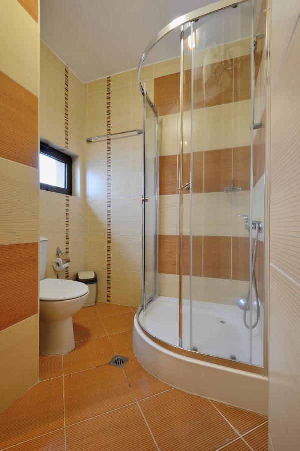 Fantasy Apartaments And Studios Avenue Комплекс Фантазия Хисаря Hisarja Exterior foto