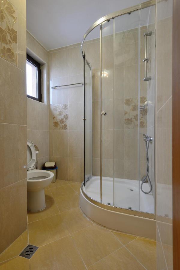 Fantasy Apartaments And Studios Avenue Комплекс Фантазия Хисаря Hisarja Exterior foto