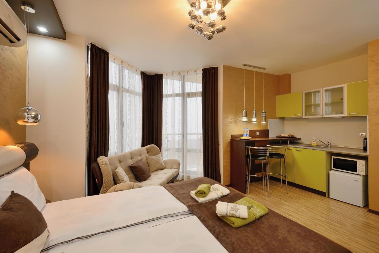 Fantasy Apartaments And Studios Avenue Комплекс Фантазия Хисаря Hisarja Exterior foto