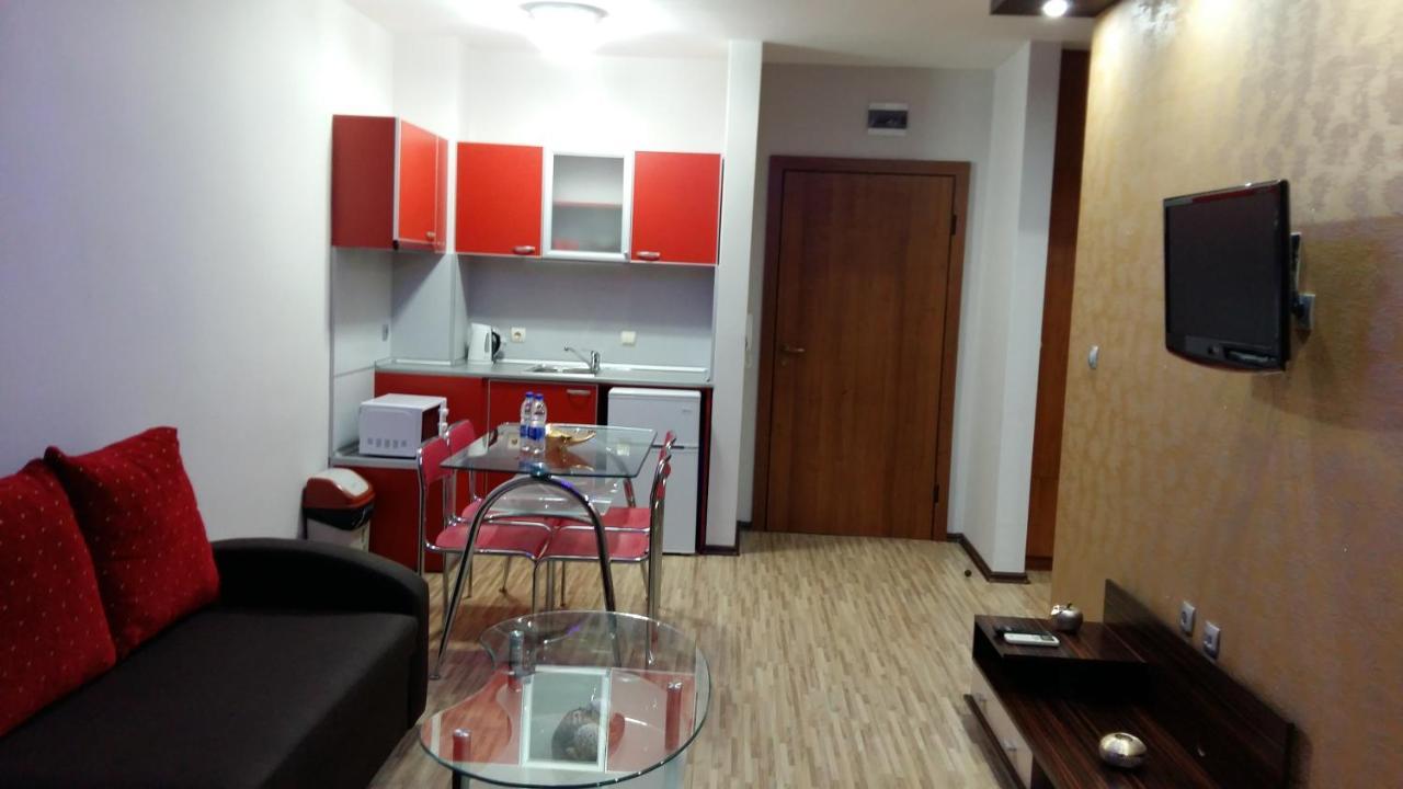 Fantasy Apartaments And Studios Avenue Комплекс Фантазия Хисаря Hisarja Exterior foto