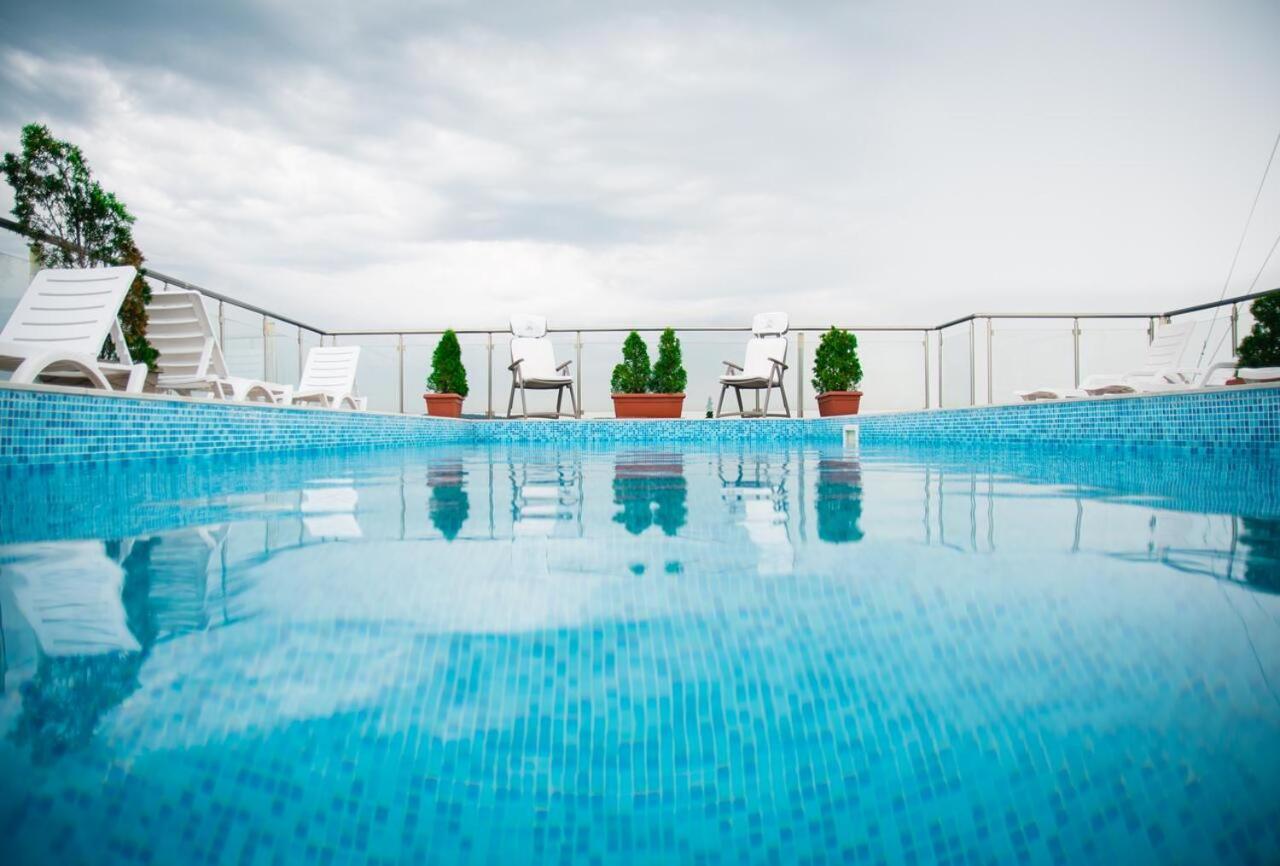 Fantasy Apartaments And Studios Avenue Комплекс Фантазия Хисаря Hisarja Exterior foto