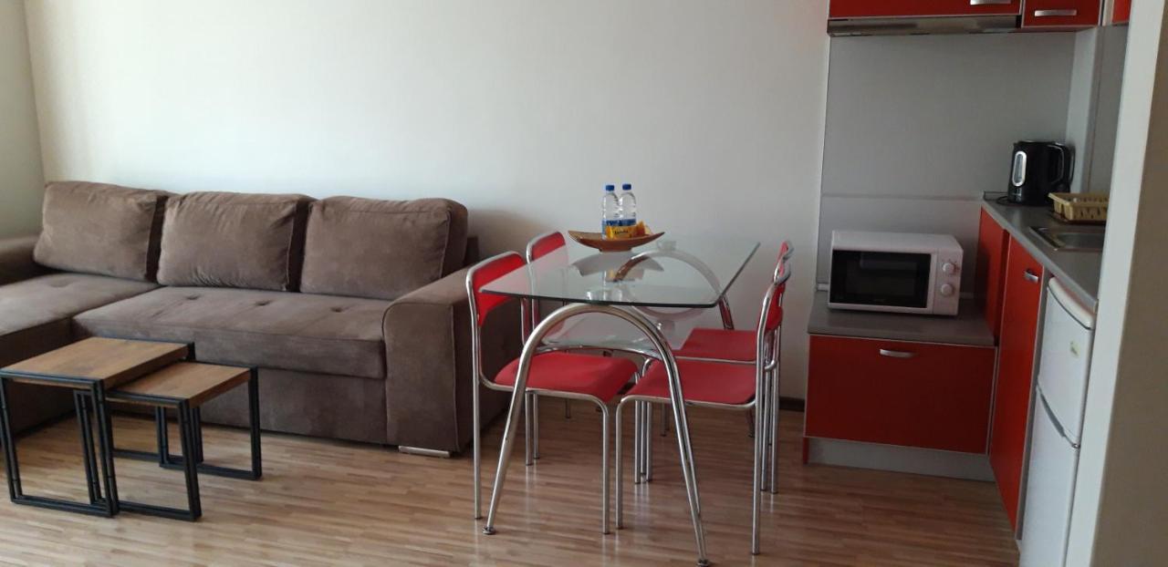 Fantasy Apartaments And Studios Avenue Комплекс Фантазия Хисаря Hisarja Exterior foto